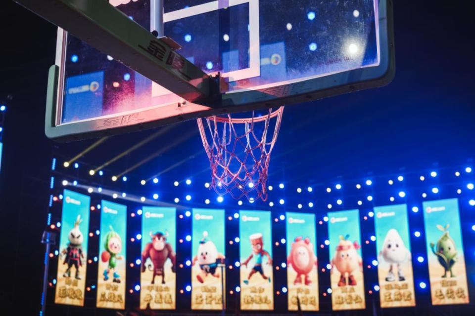 EnilV, 和美乡村篮, 元素的碰撞