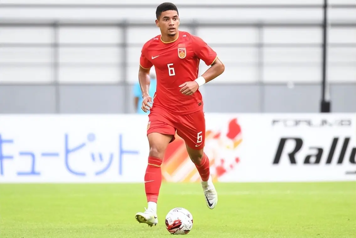 他准备帮助, 成为了球队 他准备帮助, 成为了球队